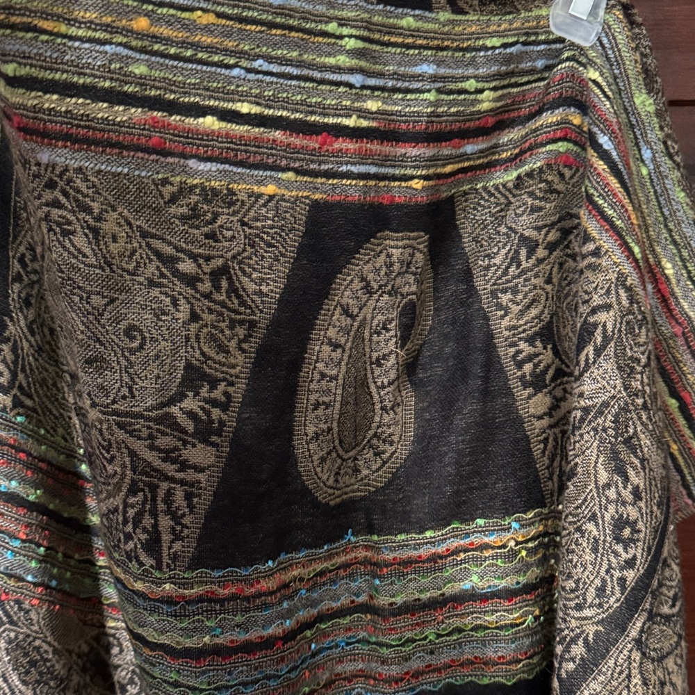 Bohemian Paisley Patterned Shawl